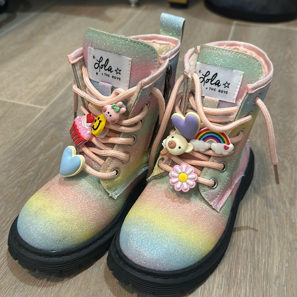 New Lola & the Boys boots. Size 12.5
